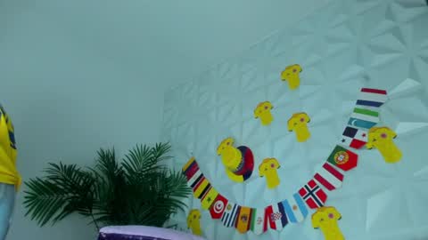 hellen     online show from June 23, 7:09 pm