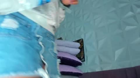 hellen     online show from February 2, 7:10 pm