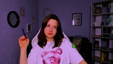 Snapshot of helli_belli chatting on March 11, 2:42 am Helli online show from March 11, 2:42 am