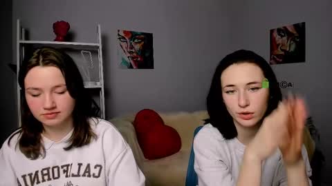 Snapshot of helli_belli chatting on March 4, 4:30 pm Helli online show from March 4, 4:30 pm