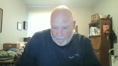 Snapshot of helloforfun111 chatting on October 19, 2:22 pm helloforfun111 online show from October 19, 2:22 pm