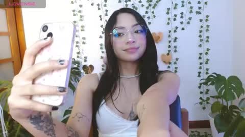 hellokitty_valery1 online show from May 2, 1:22 am