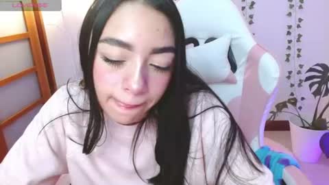 hellokitty_valery1 online show from June 22, 3:25 am