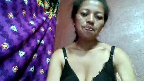 henitsaldy online show from April 27, 1:52 pm