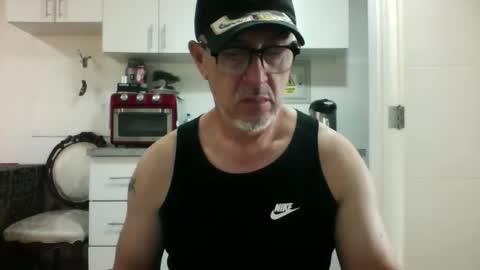 hennrhy_70 online show from March 20, 4:45 pm