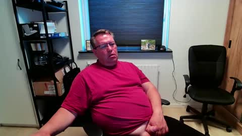 henrikrp1971 online show from May 1, 6:24 pm