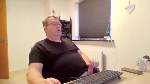 henrikrp1971 online show from December 29, 12:12 pm