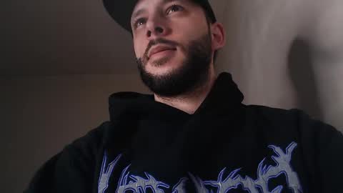 HenryAxe online show from May 1, 1:05 pm
