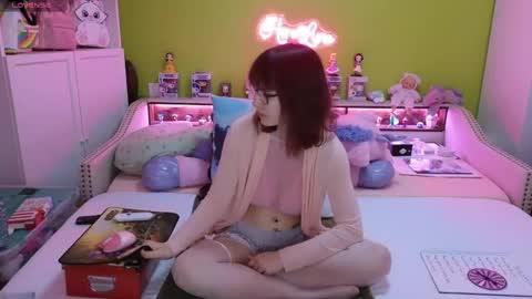 HeraLuna  online show from May 12, 7:34 pm