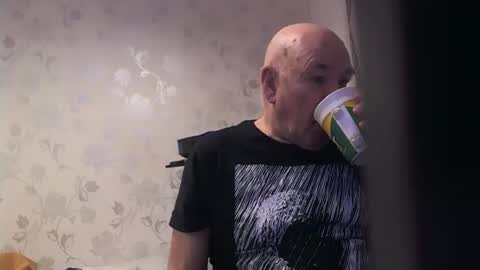 mature online show from November 24, 5:39 am