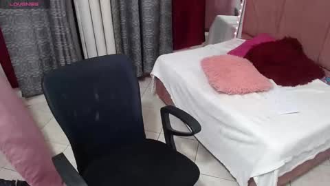 Snapshot of hermione_sweet18 chatting on January 26, 8:13 pm Alana online show from January 26, 8:13 pm