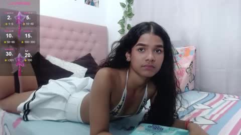 Snapshot of hermione_sweet18 chatting on December 6, 10:02 pm Alana online show from December 6, 10:02 pm