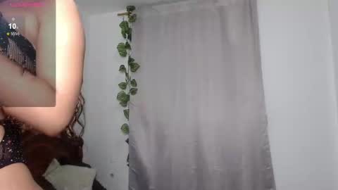 Snapshot of hermione_sweet18 chatting on January 8, 8:29 pm Alana online show from January 8, 8:29 pm