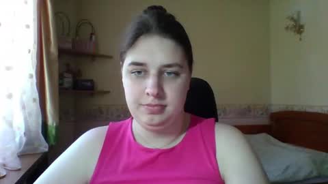hess_luna_ online show from May 4, 8:32 am