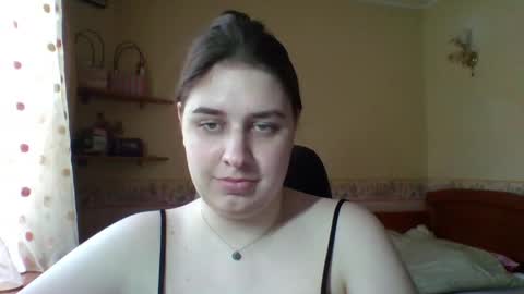 hess_luna_ online show from May 14, 9:18 am