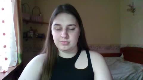 hess_luna_ online show from February 13, 10:29 am