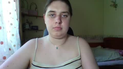 hess_luna_ online show from June 25, 9:03 am