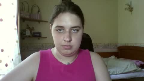 hess_luna_ online show from June 24, 9:27 am