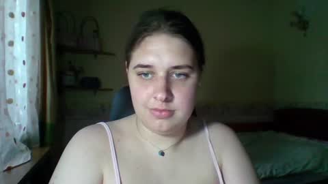 hess_luna_ online show from July 22, 9:22 am