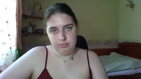 hess_luna_ online show from June 12, 9:08 am