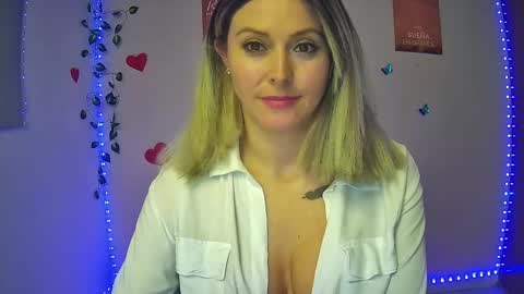 Snapshot of hestesiaxx chatting on February 20, 1:25 am Hestesiaxx online show from February 20, 1:25 am