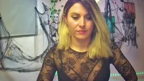 Snapshot of hestesiaxx chatting on October 18, 3:11 am Hestesiaxx online show from October 18, 3:11 am
