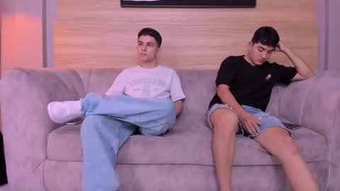 heteros men online show from July 1, 7:33 pm