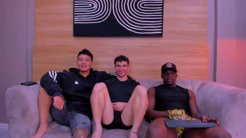 heteros men online show from May 2, 2:12 pm