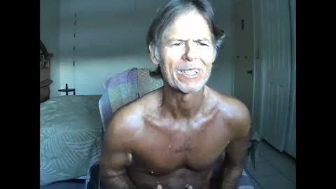hewes1 online show from April 24, 10:45 pm