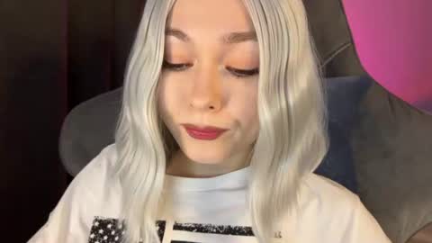  Nora  online show from June 25, 5:23 am