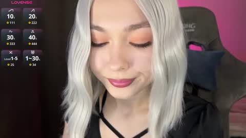  Nora  online show from June 19, 1:55 am