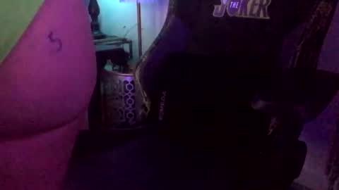 FlexieFae online show from December 2, 11:40 am