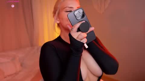 heynoirsam online show from July 19, 7:00 am