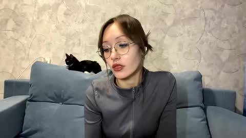 Im Alice since birth  online show from November 5, 10:50 am