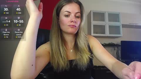 Lina online show from May 25, 10:32 am
