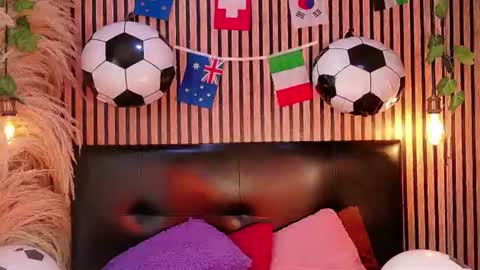 hiddenhotcake online show from June 17, 7:52 pm