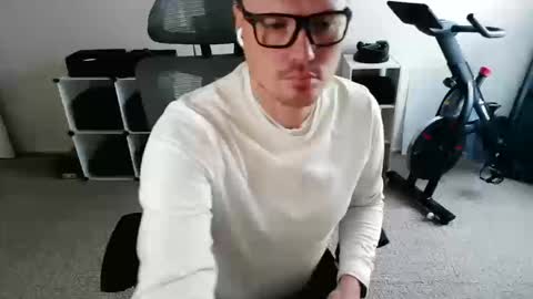 Snapshot of higher_lycra chatting on October 20, 6:24 pm higher_lycra online show from October 20, 6:24 pm