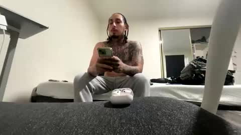 hihello400 online show from November 25, 12:31 am