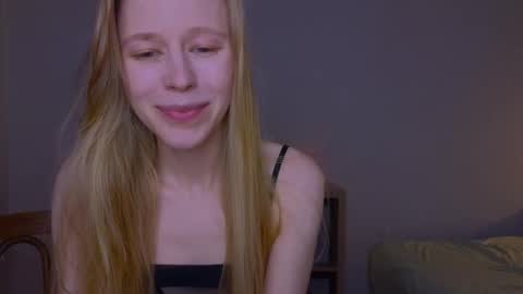 Chloe online show from November 18, 11:15 pm