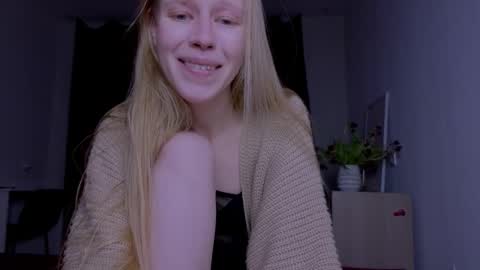 Chloe online show from March 15, 10:24 pm