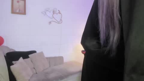 Snapshot of hikaru_dl chatting on March 3, 4:14 am hikaru_dl online show from March 3, 4:14 am