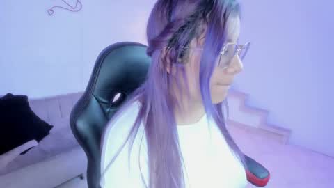 Snapshot of hikaru_dl chatting on March 6, 10:36 pm hikaru_dl online show from March 6, 10:36 pm