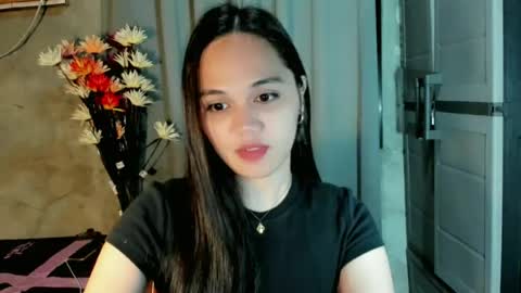 hilarymolly online show from July 1, 8:28 pm