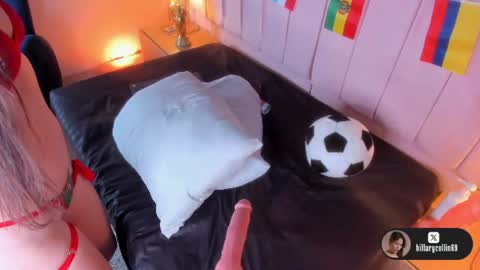 hillarycollins online show from June 23, 3:14 am