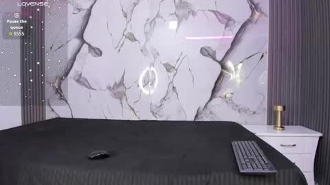 Snapshot of hillarytonsonx chatting on September 17, 12:19 pm Hillarytonsonx online show from September 17, 12:19 pm