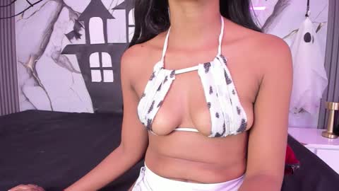 Snapshot of hillarytonsonx chatting on October 15, 5:11 am Hillarytonsonx online show from October 15, 5:11 am