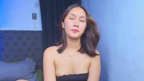 yuricah online show from May 5, 5:03 am