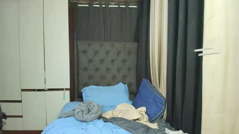 yuricah online show from February 15, 7:51 am