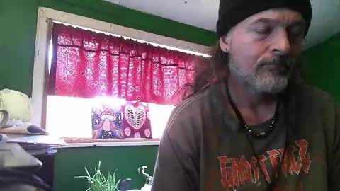 hippiedad333 online show from April 24, 8:55 pm