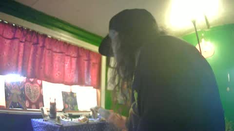 hippiedad333 online show from June 18, 11:32 pm